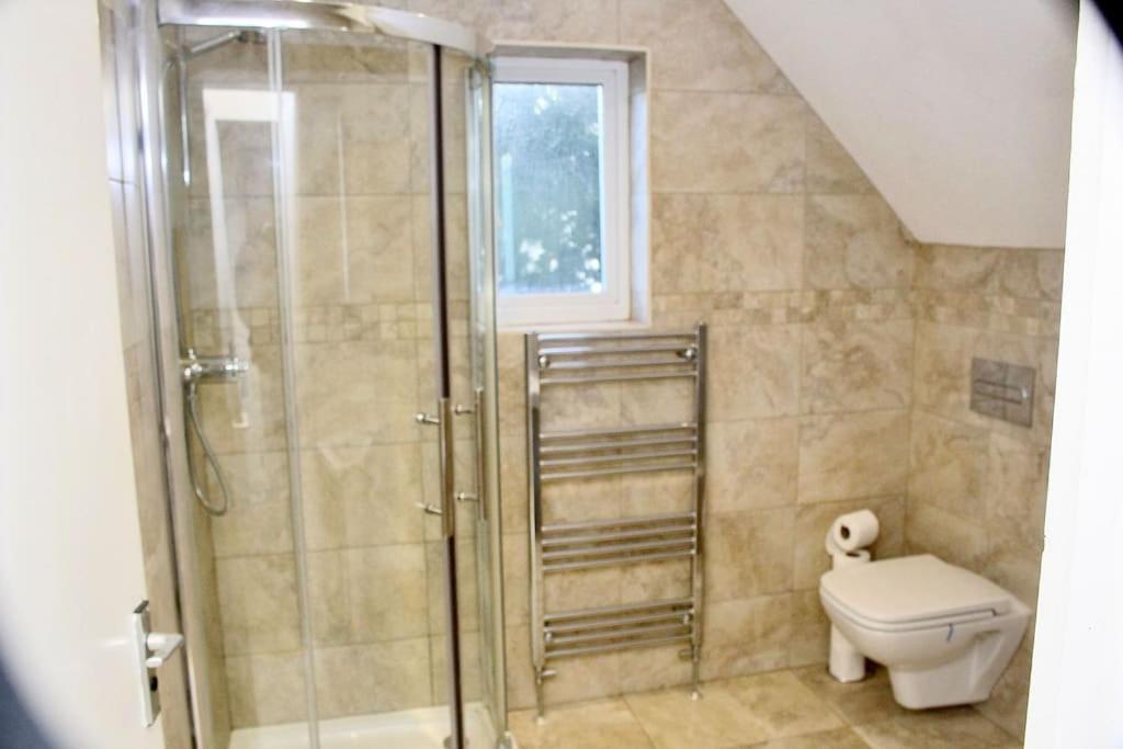 Contractor'S Haven- 4-Bedroom House With Free Parking, Super Fast Wifi, Fran Properties In Aylesbury, Pets Are Welcome! Aylesbury  Exteriör bild
