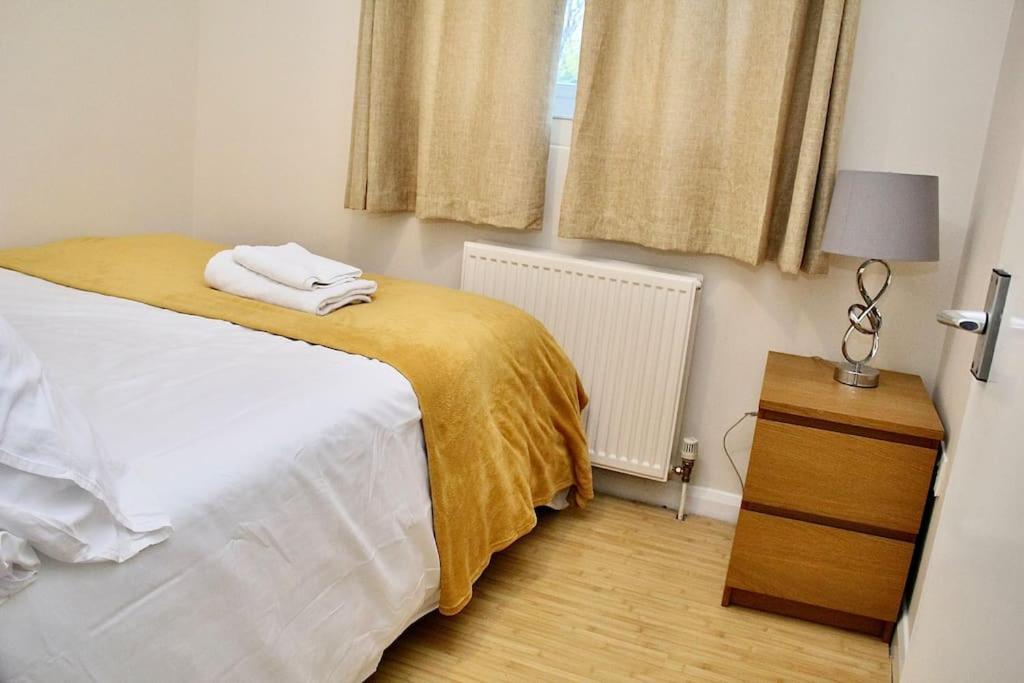 Contractor'S Haven- 4-Bedroom House With Free Parking, Super Fast Wifi, Fran Properties In Aylesbury, Pets Are Welcome! Aylesbury  Exteriör bild