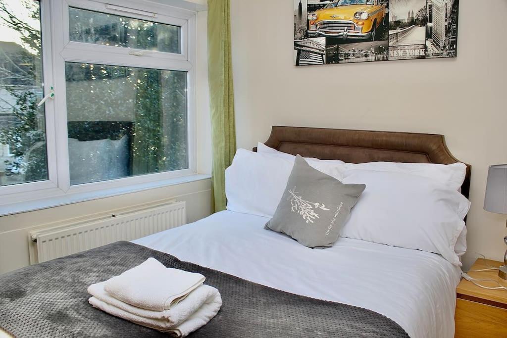 Contractor'S Haven- 4-Bedroom House With Free Parking, Super Fast Wifi, Fran Properties In Aylesbury, Pets Are Welcome! Aylesbury  Exteriör bild