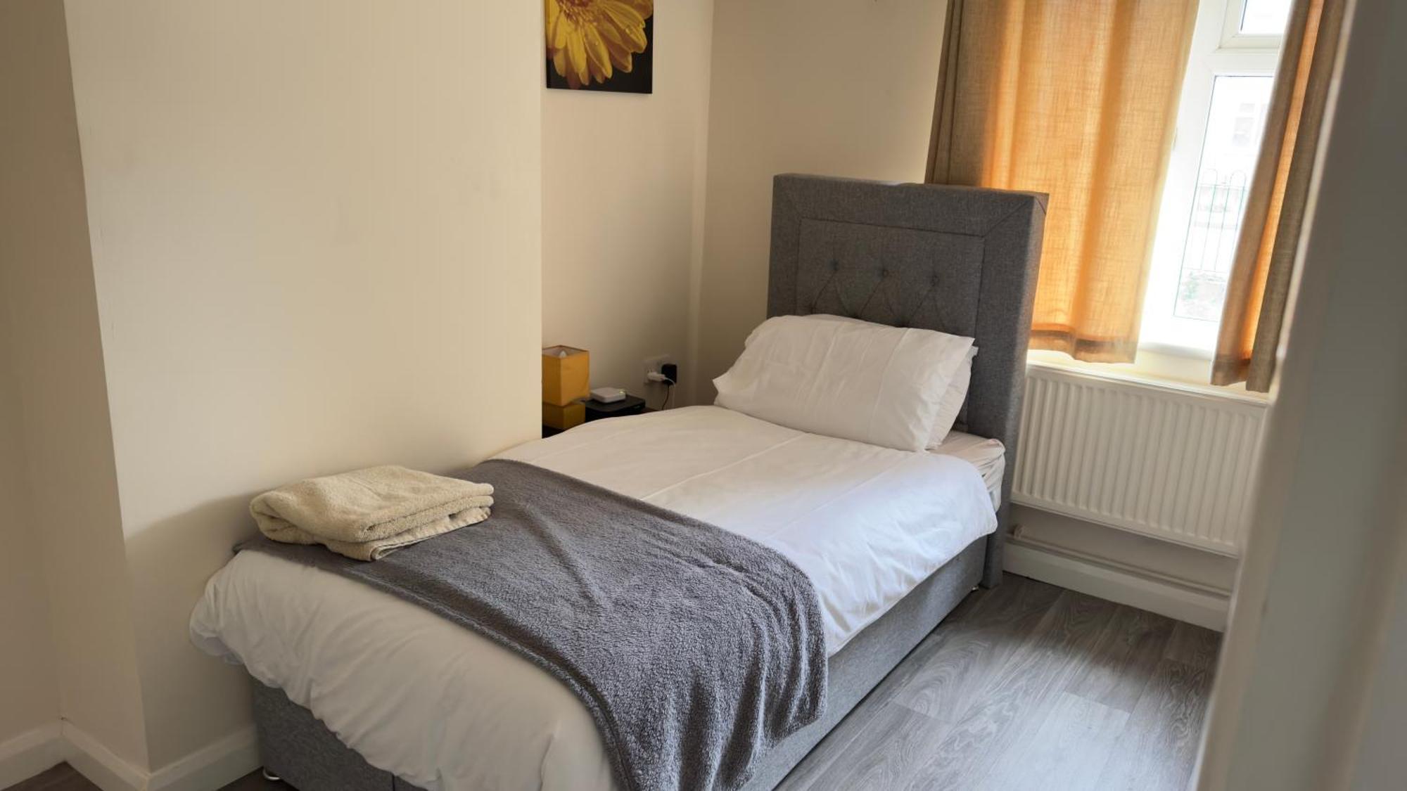Contractor'S Haven- 4-Bedroom House With Free Parking, Super Fast Wifi, Fran Properties In Aylesbury, Pets Are Welcome! Aylesbury  Exteriör bild